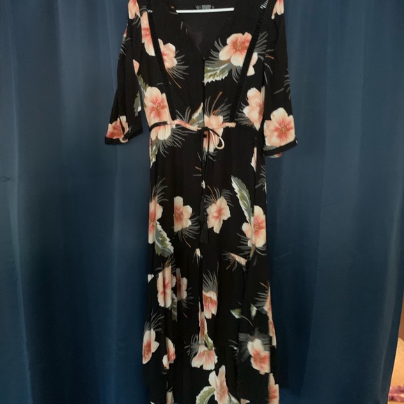 Volcom - Picture 3 of 5